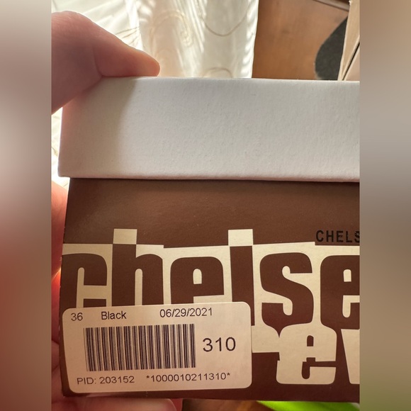 Chelsea Crew pumps - Picture 6 of 7